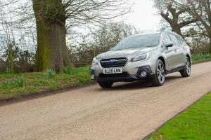 Subaru Outback 2018 года  (UK)